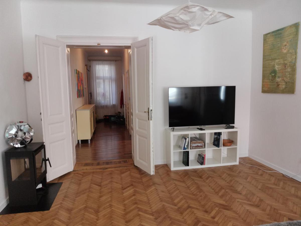 Downtown 3 Bdr Charm - Walk To All Attractions Bratislava Dış mekan fotoğraf